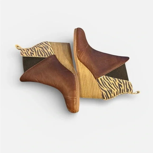 Toms Kelsey Wedge Booties - Picture 4 of 8